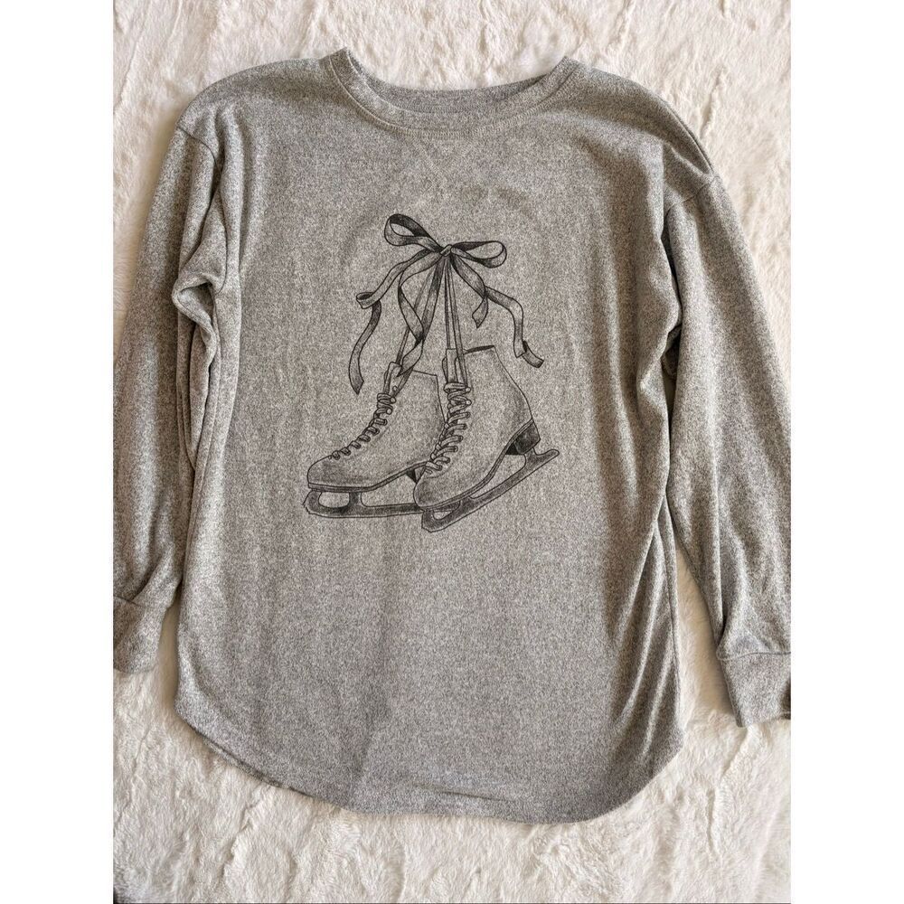 SO Ice Skates Graphic Top Girls Size L 10/12 Gray Long Sleeve Shirt